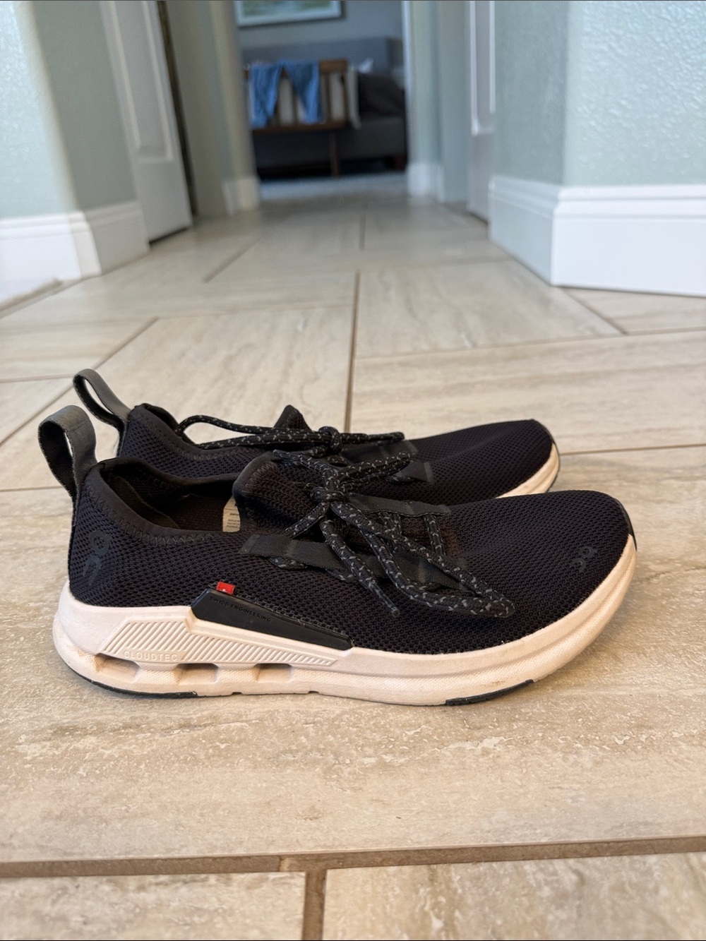 On Cloudeasy Women’s Shoes - Picture 2 of 16
